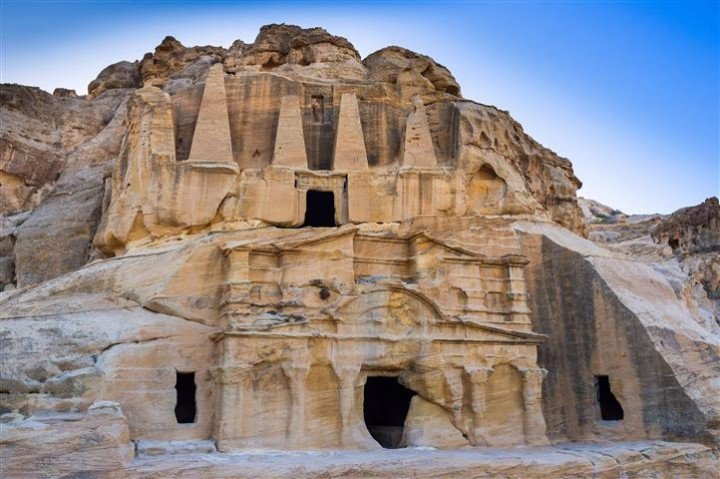 Discover Petra and Wadi Rum 4 days